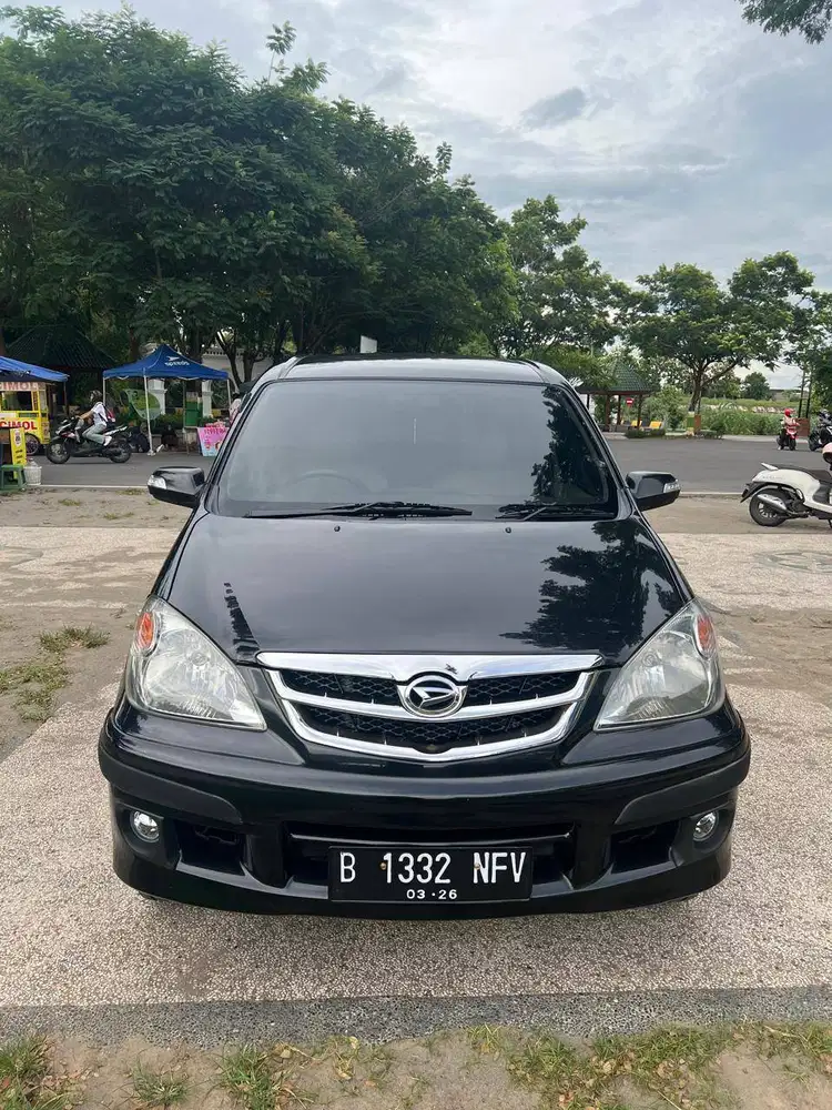 Xenia Li Family Manual 2011 Km Low