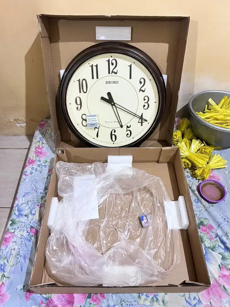 jam dinding jumbo seiko qxd212b original