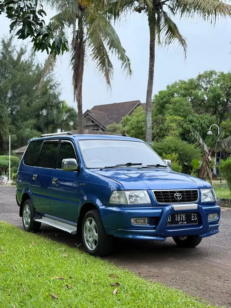 Toyota Kijang LGX 2000 Efi 1.8 MT