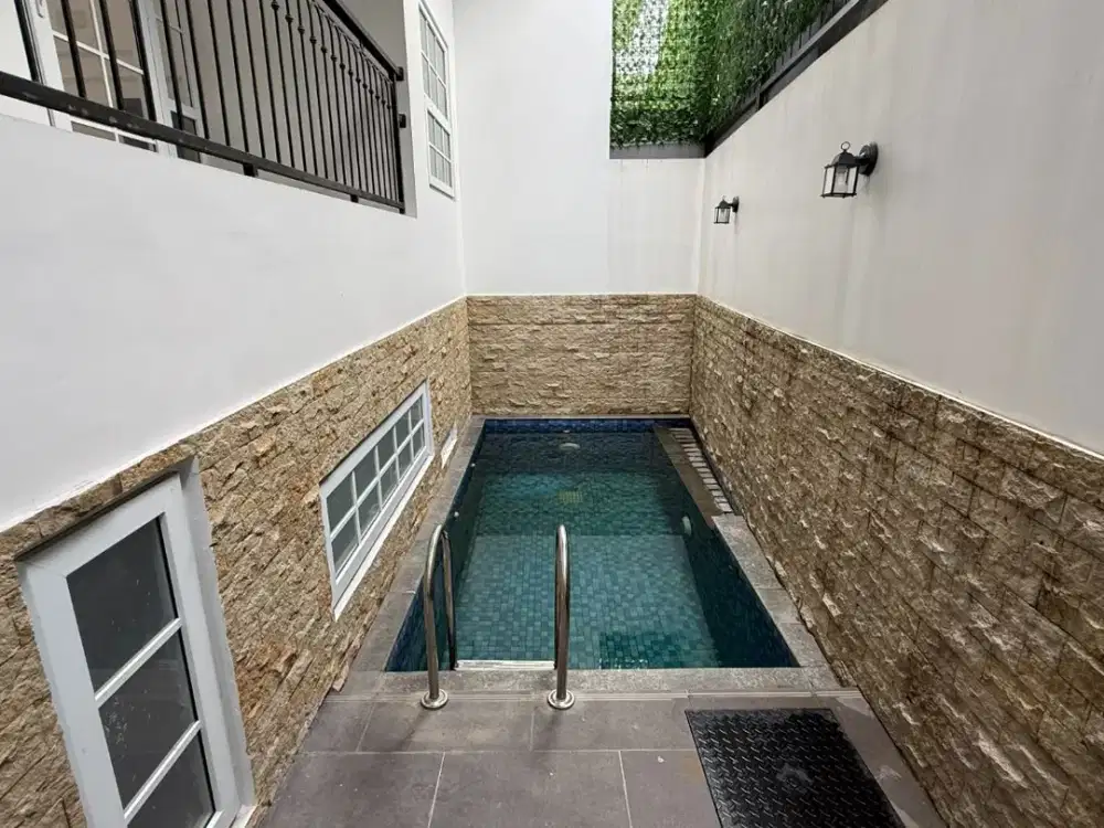 Dijual Rumah Cibubur 3 Lantai Rooftop Harjamukti Brand New House  Nempel MRT Cibubu