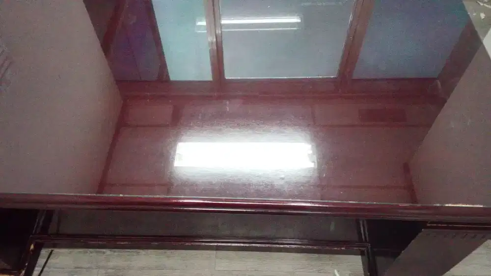 Meja kantor masih bagus