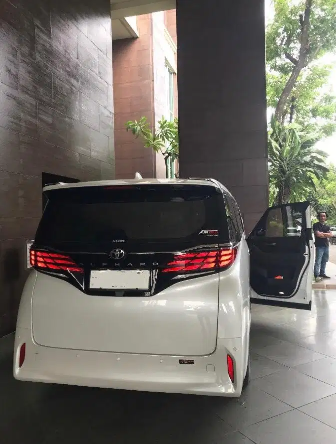 Toyota Alphard 2024 Bensin