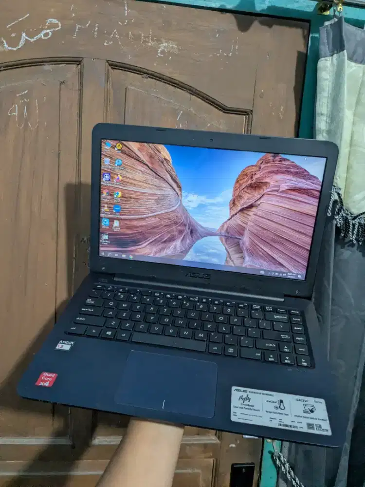 Laptop Asus X454Y Model Slim Quadcore Ram 4 Normalan