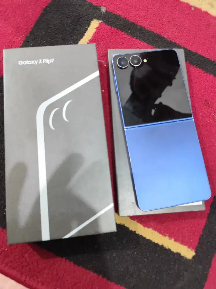 Samsung flip 7 12/512