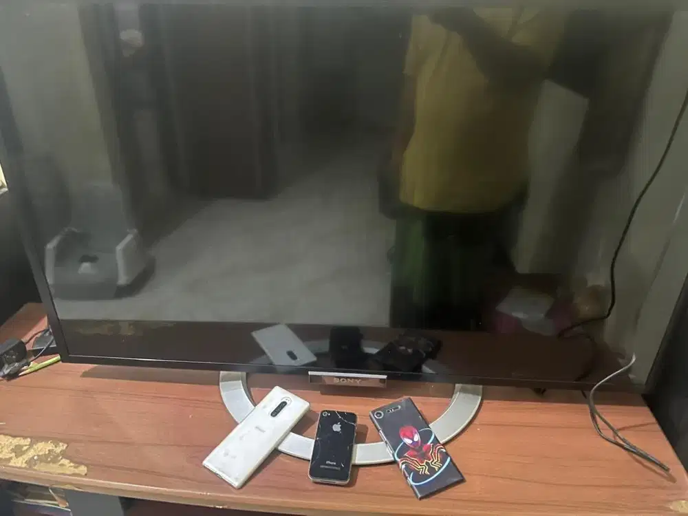 TV sony bravia & Handphone