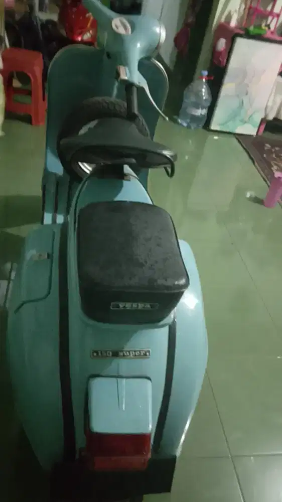 Vespa 150 super ss lngkap Thun 1977