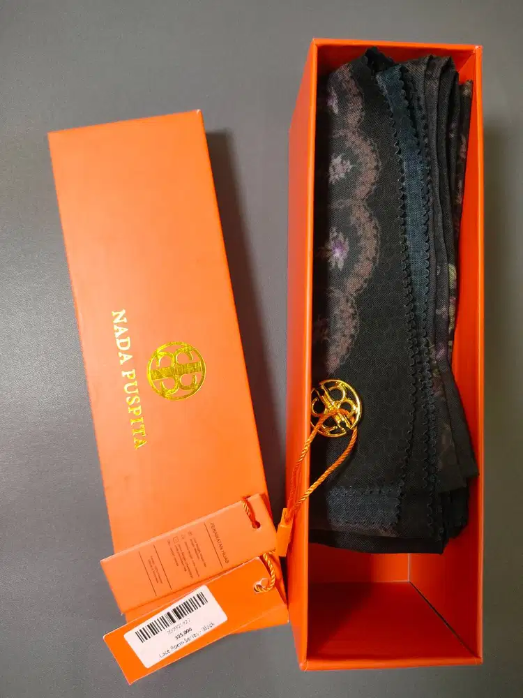 NADA PUSPITA ORI - Lace Poem Series Black New With Box