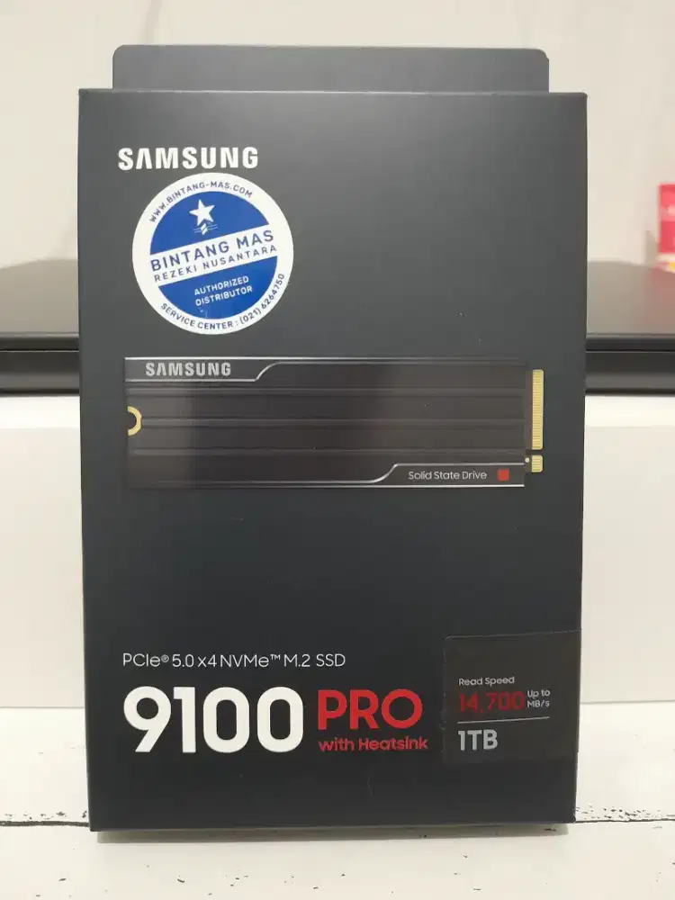 Samsung SSD 9100 Pro with Heatsink PCIe 5.0 NVMe M.2 SSD - 1TB