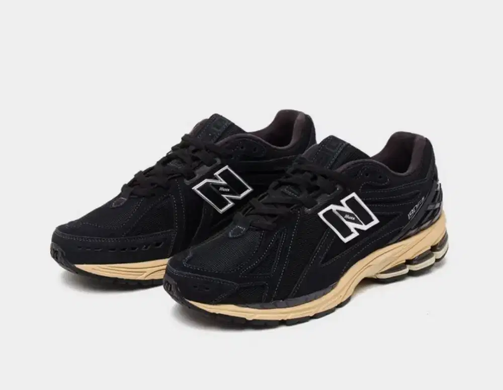NEW BALANCE 1906R ( RARE ITEM )