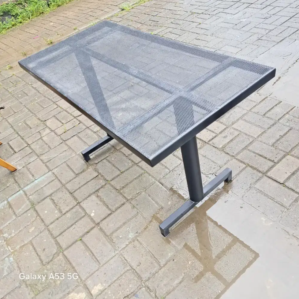 Meja kafe besi 120x60 cm