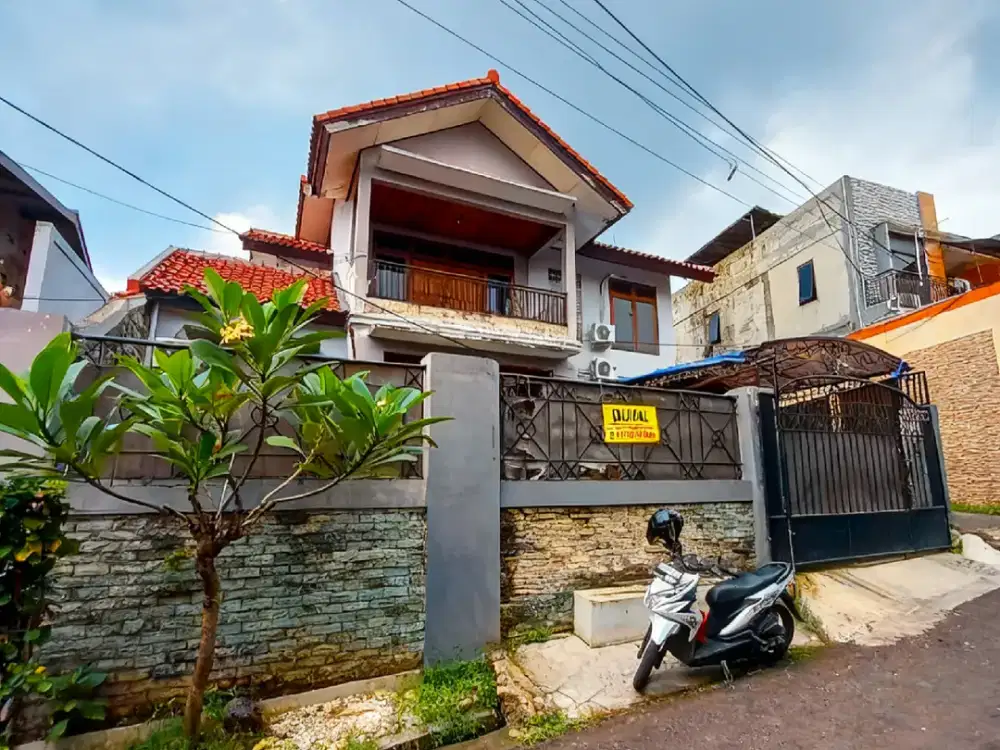 Rumah BESAR Nyaman komplek duren sawit Jakarta Timur