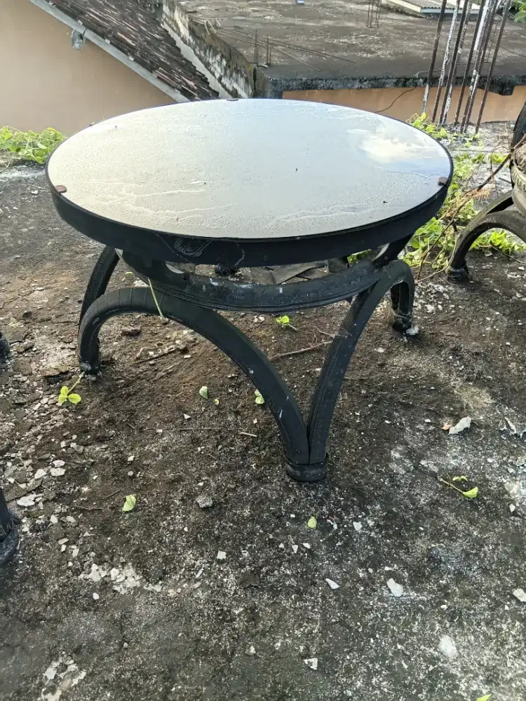 Jual 1 set meja dan kursi ban