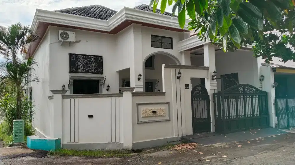 Dijual Rumah Cantik Lokasi Hoek di Citra Indah City