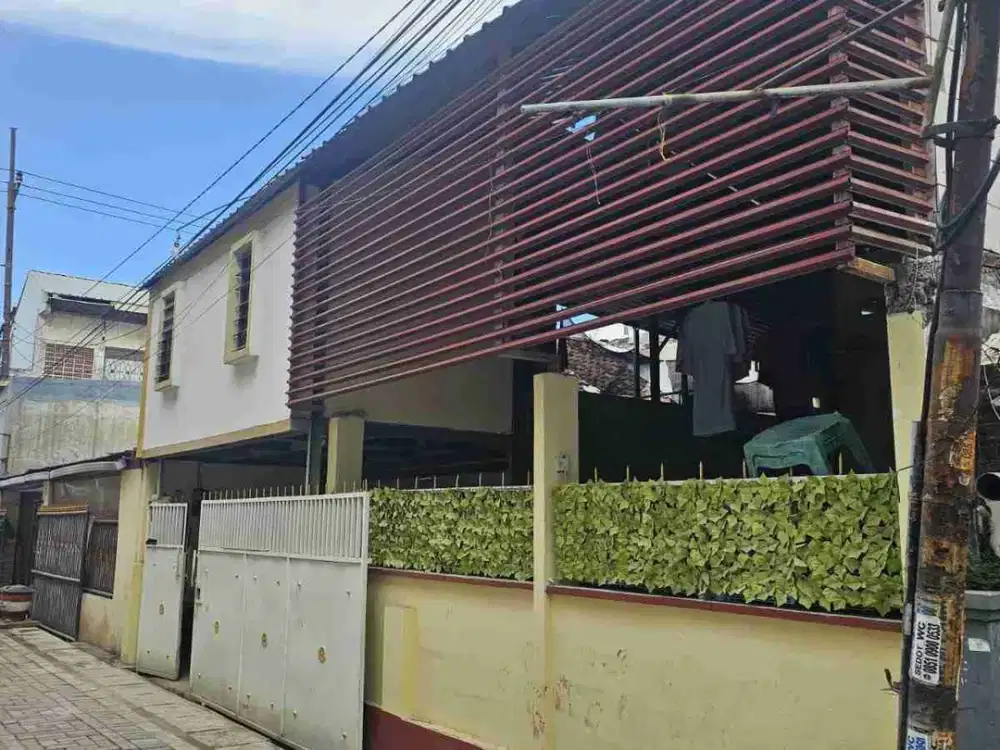 Dijual murah via lelang rumah dan lahan parkir aktif di Wonokromo Surabaya