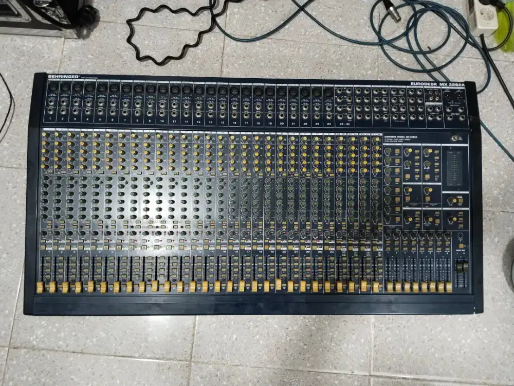 Mixer behringer mx3282a