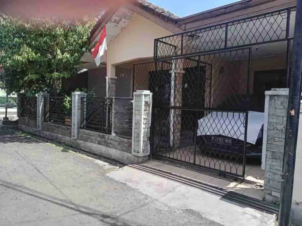 MURAH dibawah harga pasar Di jual rumah terawat di komplek ciwastra