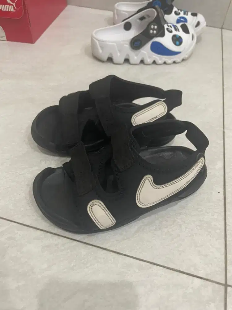 Sepatu sandal Nike ori