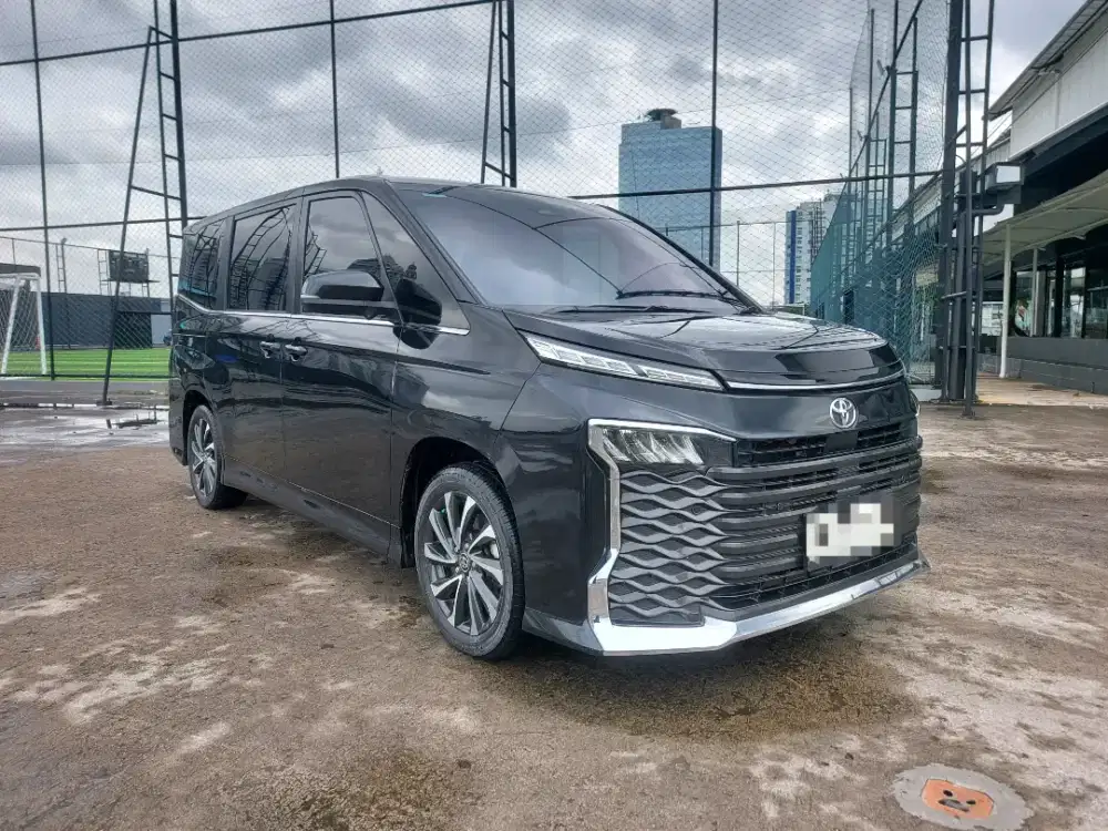 Full Ori_ Toyota Voxy 2.0 AT 2023 Hitam