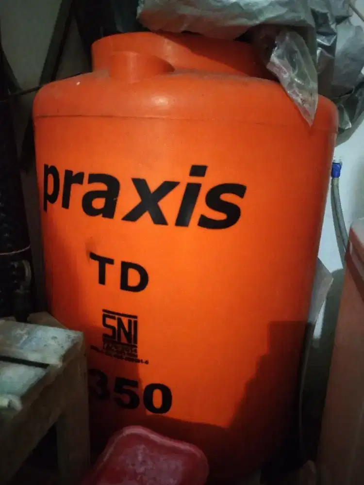 TANDON 350 Liter, MERK PRAXIS, BEKAS RASA BARU
