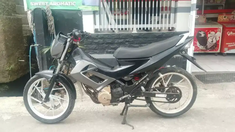 Suzuki satria fu 2011 150cc