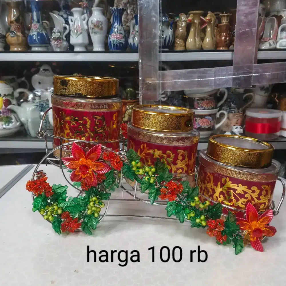 Toples kaca lebaran