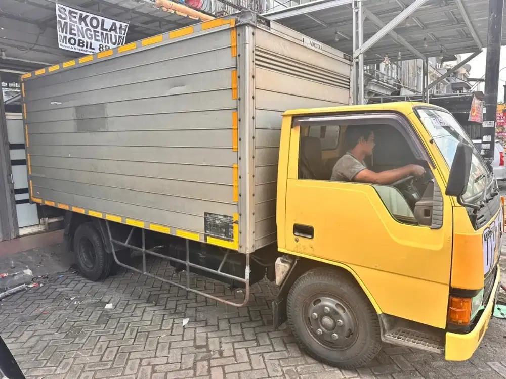 dibutuhkan / lowongan driver sim B1