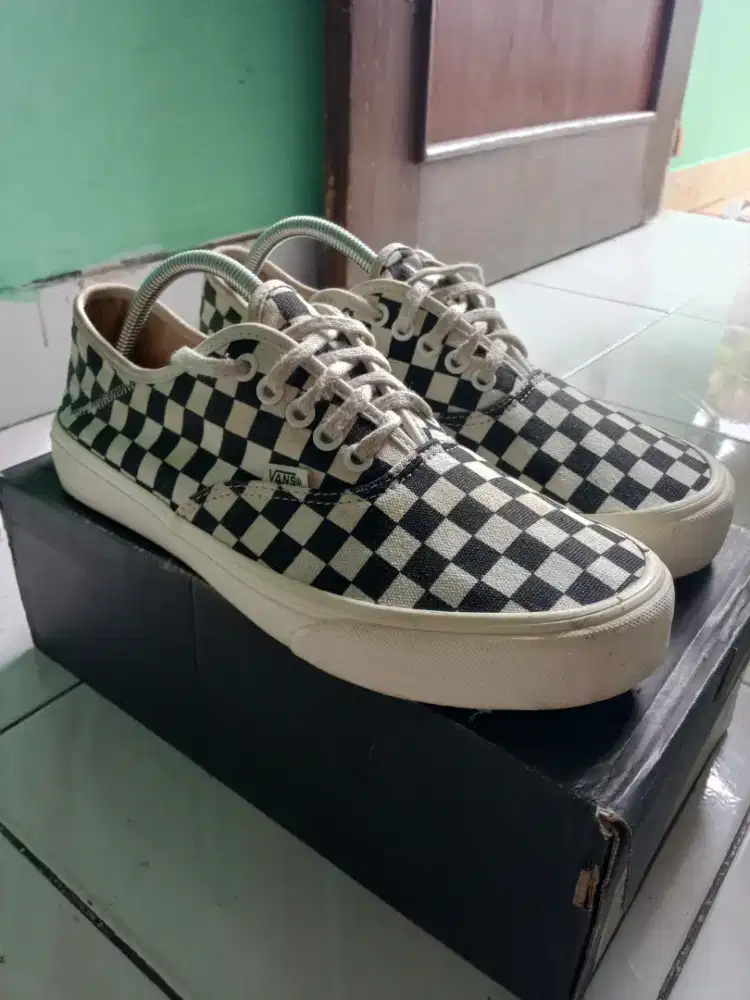 Vans authentic checkerboard size 44.5