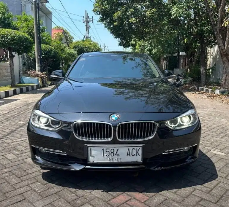BMW 320i BENSIN MATIC 2013