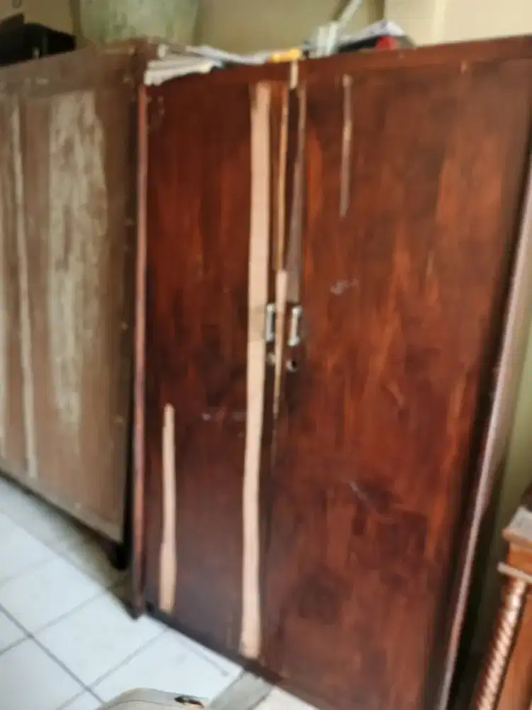 Lemari baju + lemari hias