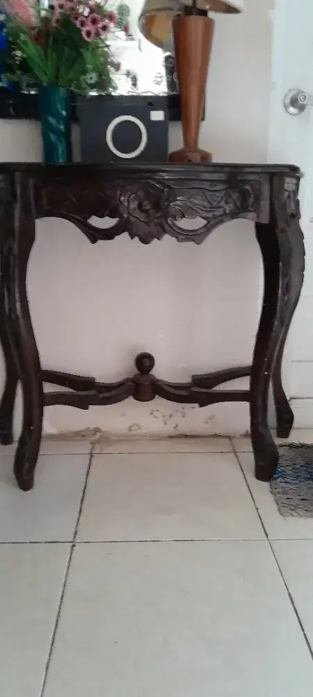 Meja tembok kayu jati
