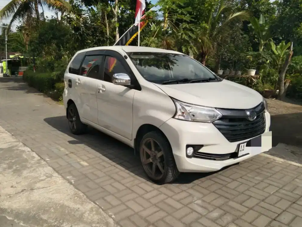 Daihatsu Xenia Type M tahun 2015