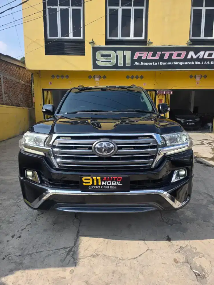 TOYOTA LAND CRUISER VX200 4.5 V8 DIESEL 4X4 UK AT TAHUN 2012