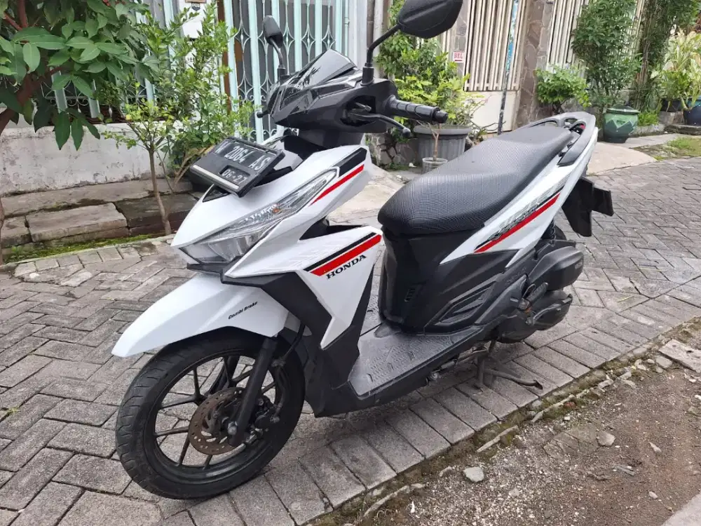 Jual vario 125 2017 plat w gresik kondisi sgt bagus siap modik