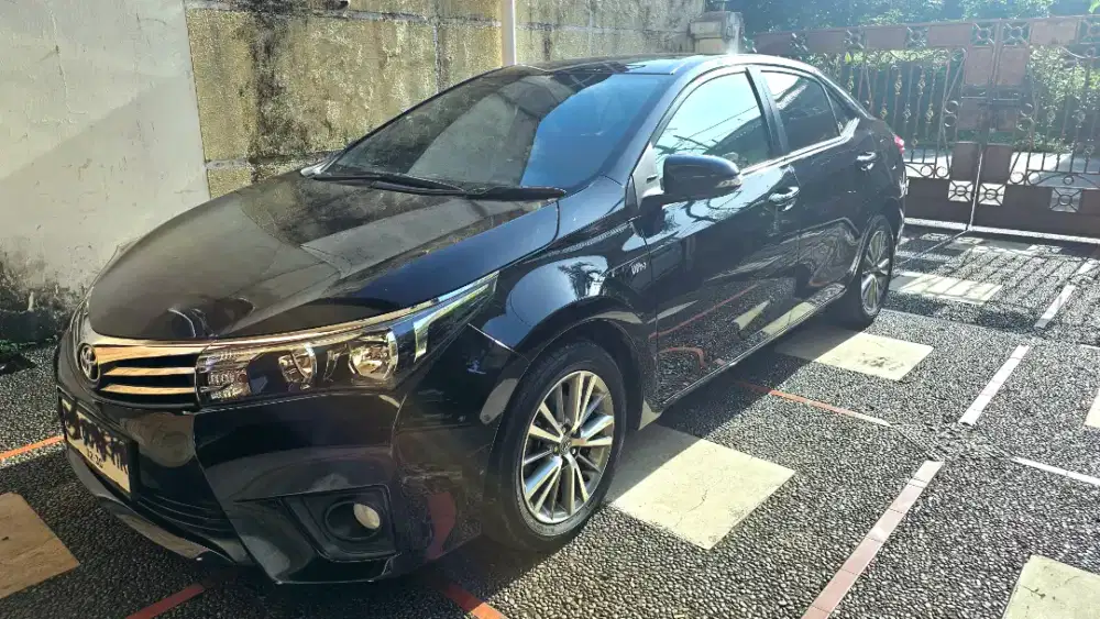 Toyota Altis MT 2015 Km Kecil Dijual Nego