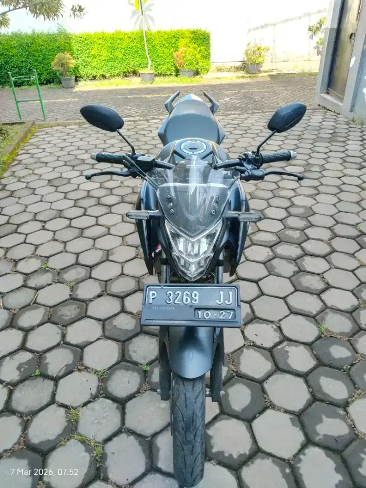 Dijual cepat CB150R 2017,langsung chat saja