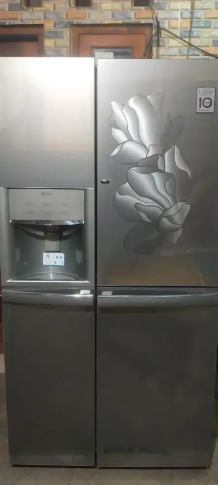 Kulkas Side by side LG