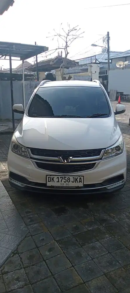 Wuling Cortez 1.5T Lux AT 2023 Putih Captain Seat, Siap Pakai di Bali