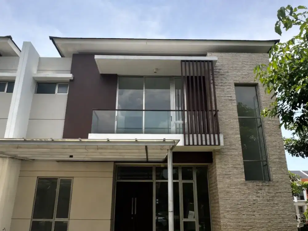 Rumah Hoek Scarlet Pik 2 10x15 Kamar di Lantai 1 Semi Furnished