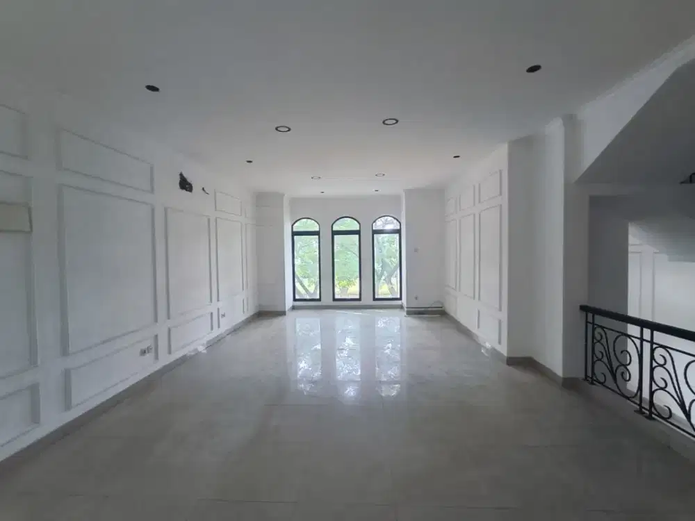 Rumah Townhouse Cordoba Pik 120M2 4+1Kt SHM Strategis Depan Jalan