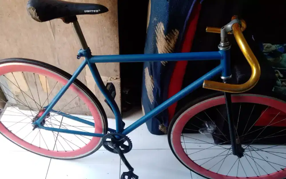 Sepeda fixie Biru dop murah lokasi cilebut central bogor