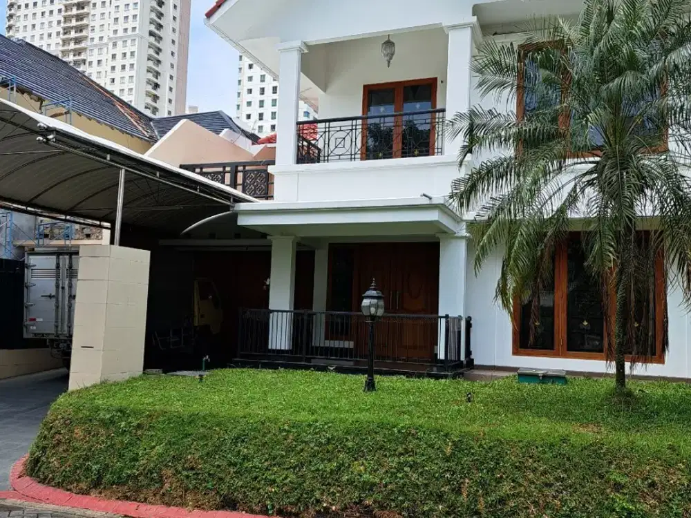 Rumah  Pakuwon indah Vila Regency Samping Supermall  PAKUWON