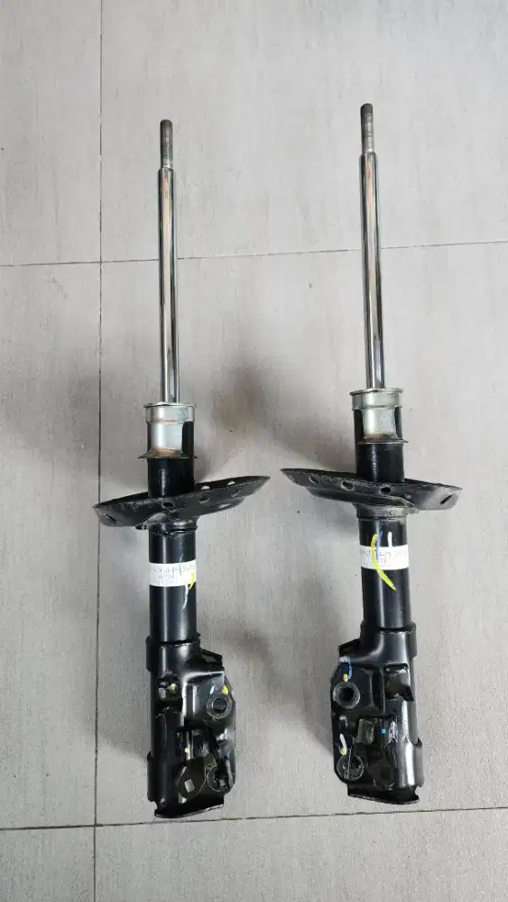 Shockbreaker depan brio