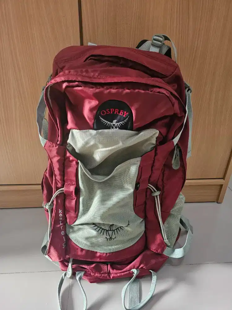 Ransel Gunung osprey kestrel 32 lt maroon