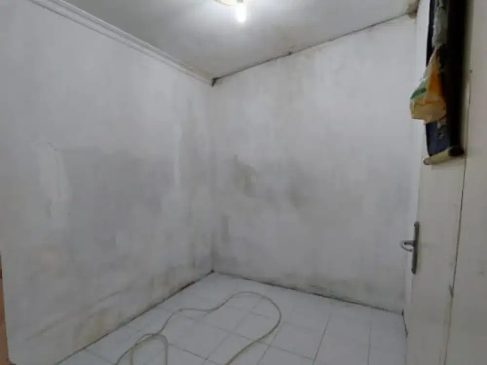 DIJUAL Rumah Tua Hitung Tanah di Daerah Gunung Batu Andir Pasteur Kota Bandung