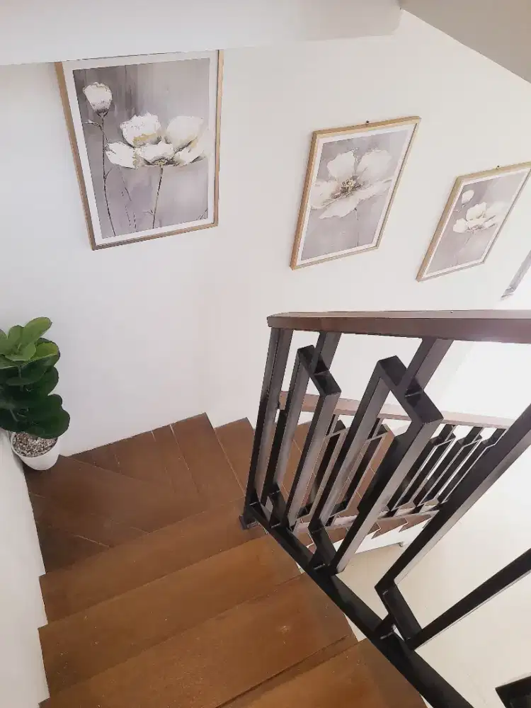 RUMAH 2 LANTAI HARGA TERMURAH TERLENGKAP SHM IMB SIAP