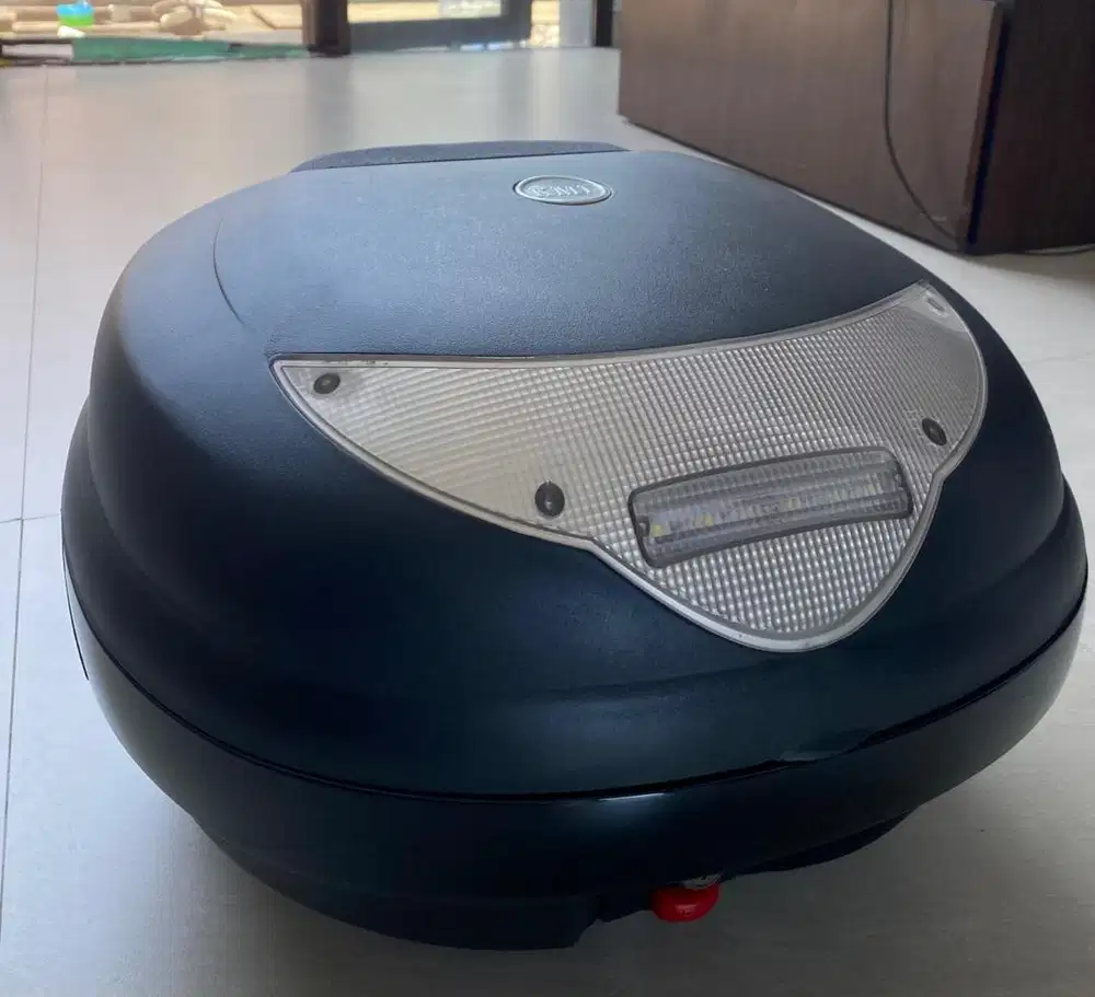 KMi 688 32L TopBox and Bracket PCX