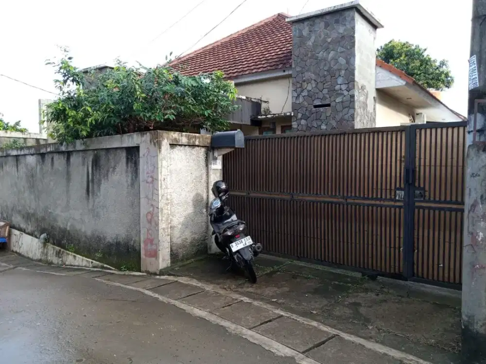 RUMAH MEWAH STATEGIS DEKAT STUDIO ALAM TVRI DEPOK