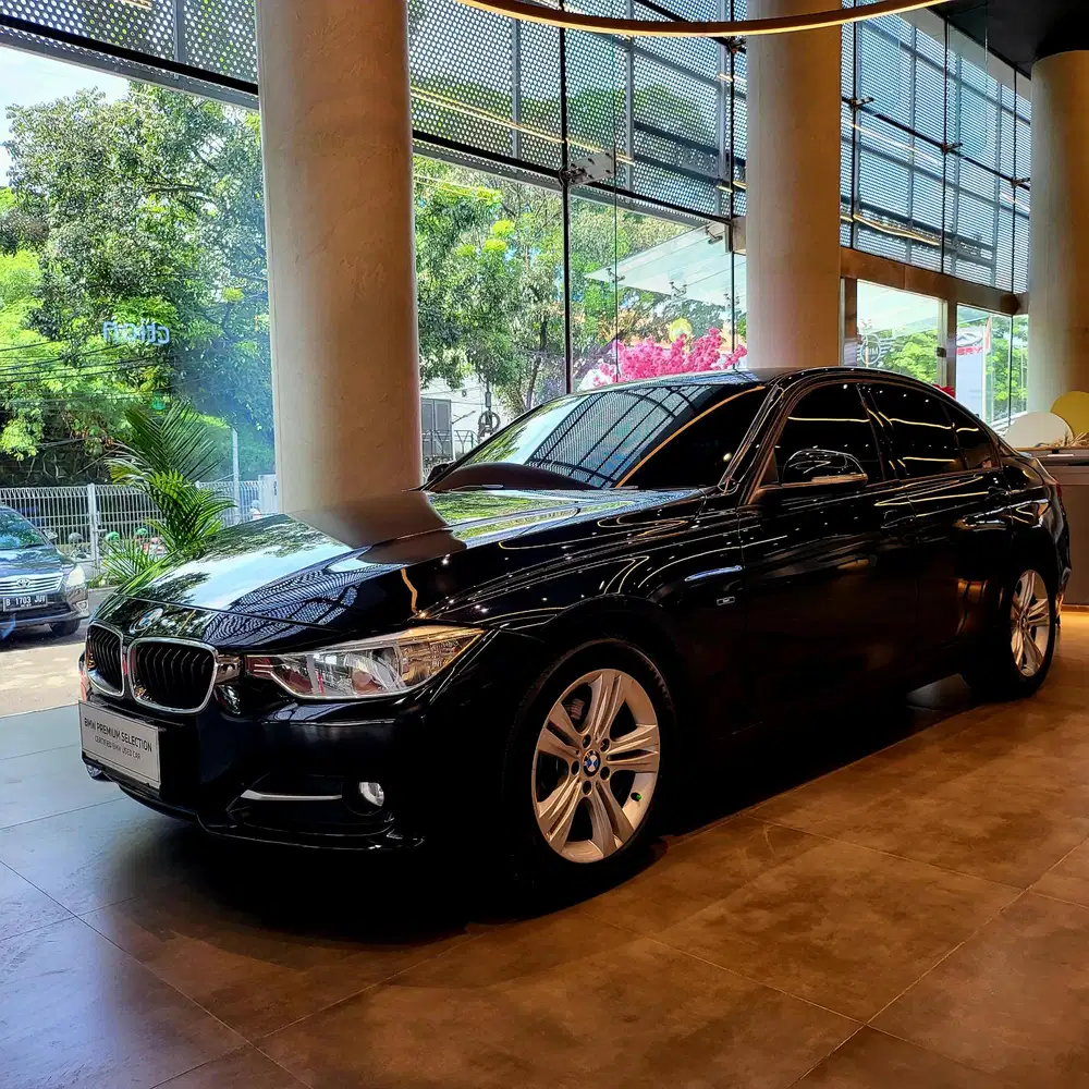 BMW 320i 2015 Bensin