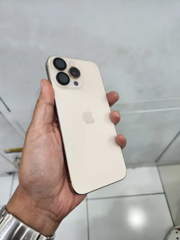Iphone 16 pro max 256gb inter cukai tolong di catet