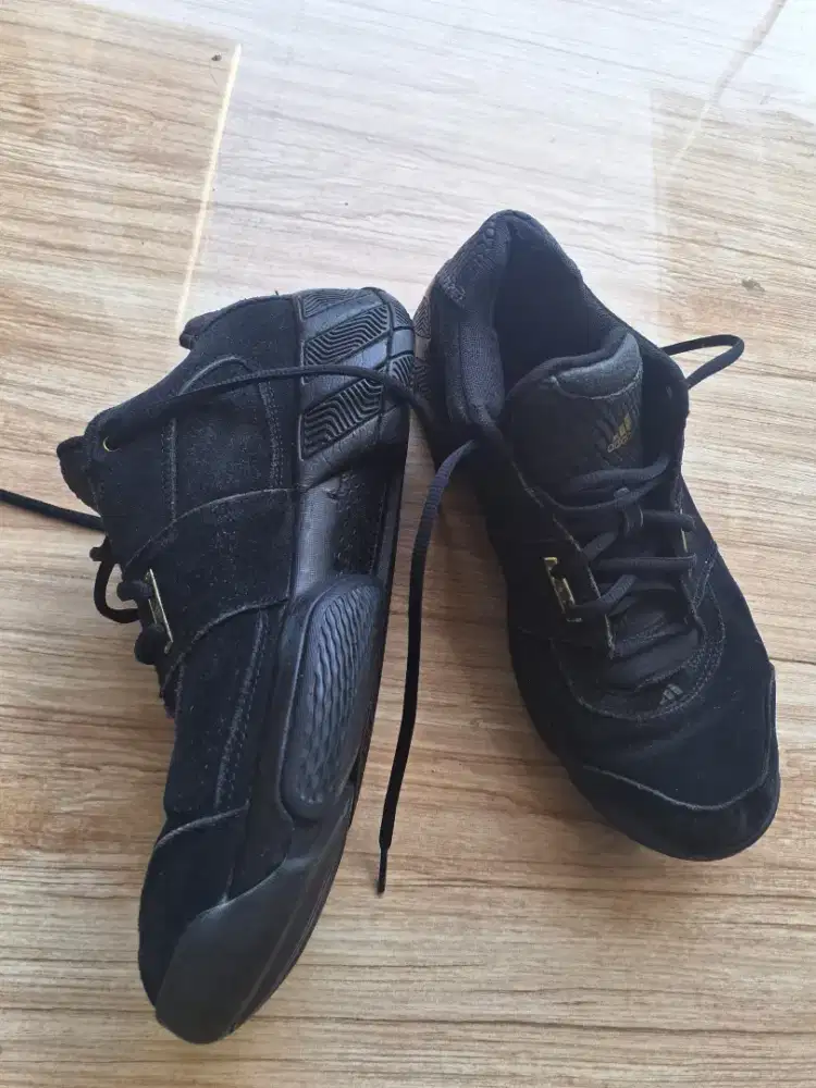 Dijual sepatu fullblack
